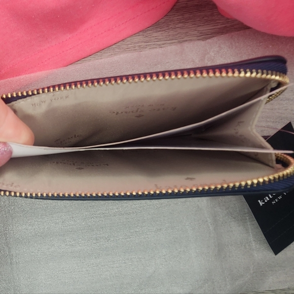 Kate Spade Women's Floral Wristlet Zip Around New - Picture 4 of 4